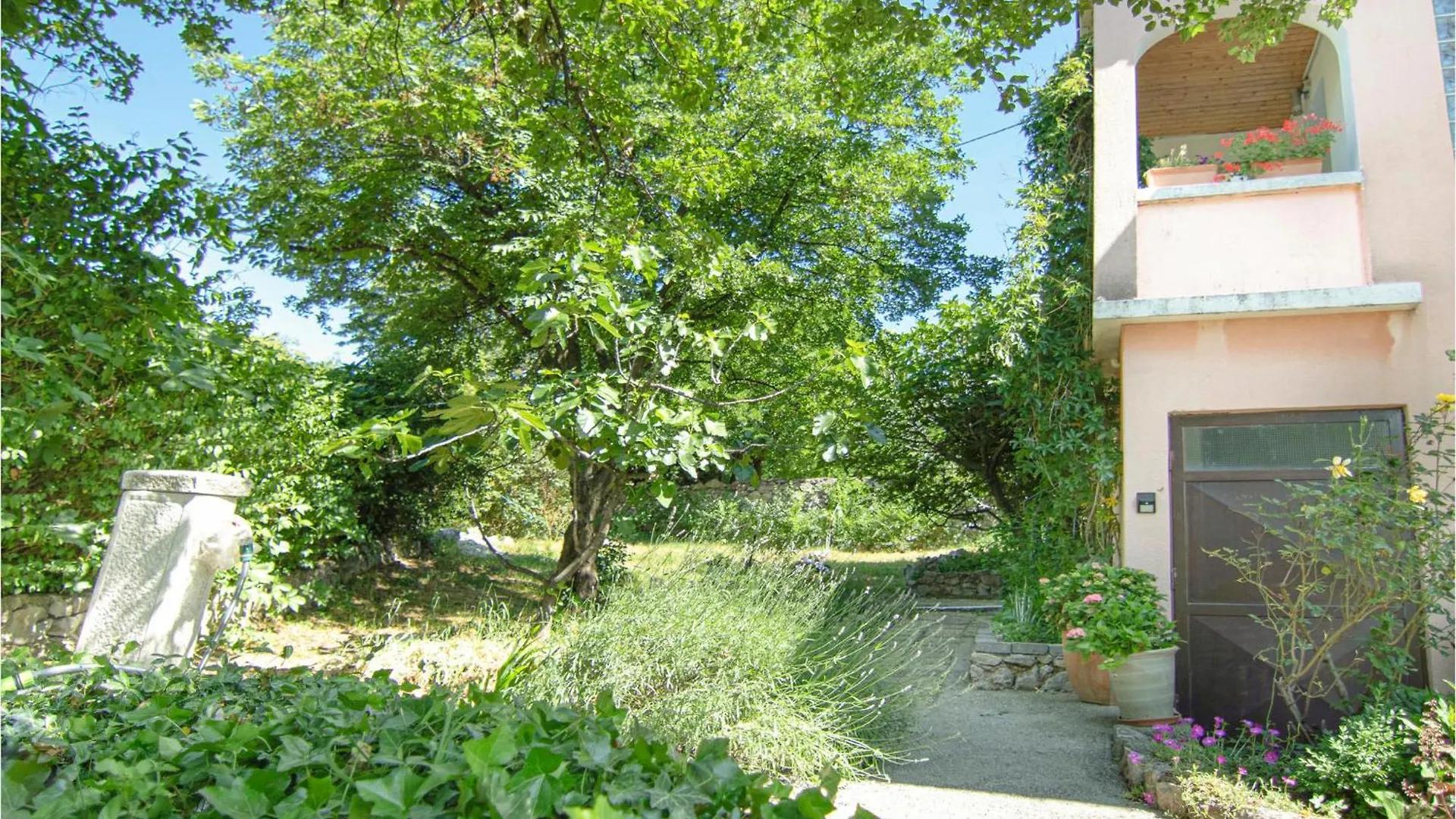2 Bedroom Awesome Apartment In Krasica  Krasica (Primorje-Gorski Kotar)