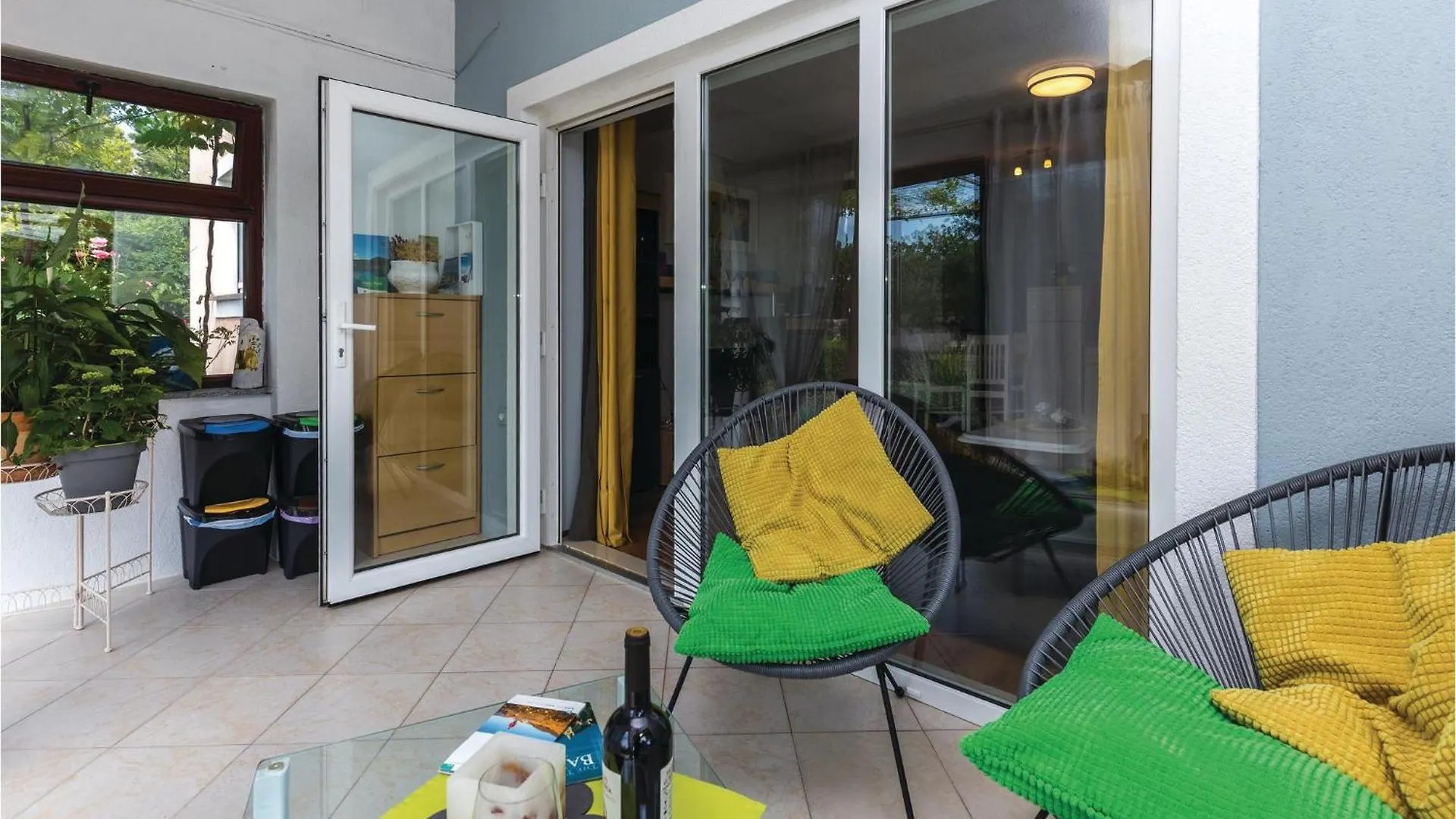 2 Bedroom Awesome Apartment In Krasica